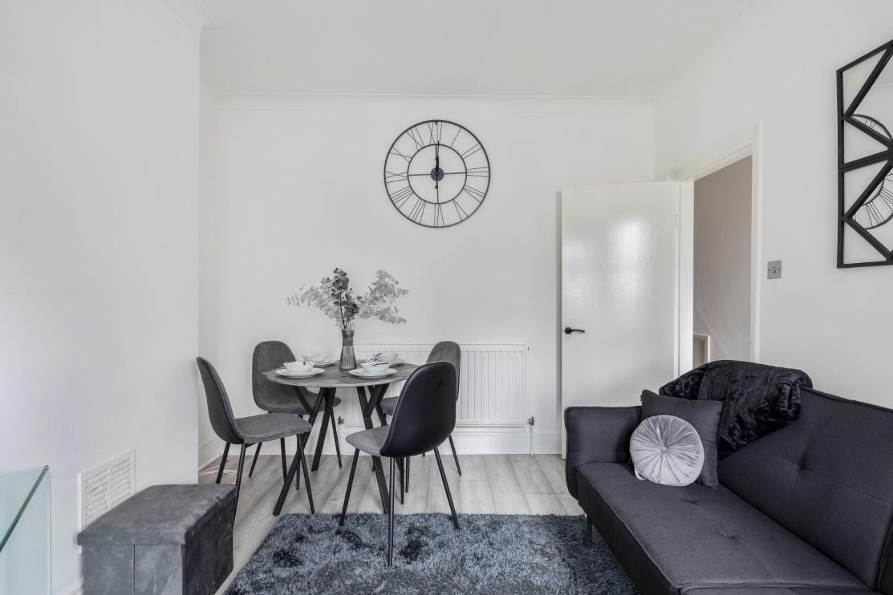 Beautifully Modern 2-Bed Apartment W/Garden Londýn Exteriér fotografie